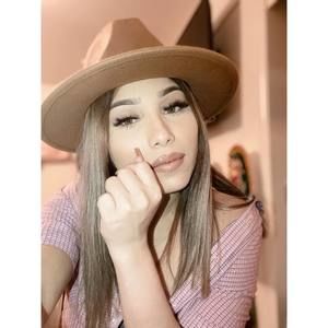 Meet your Posher, Amayrani